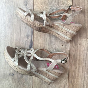 POP Shoes l Cream Memory Foam Wedge Sandals